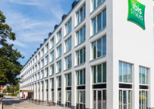 Foto der Außenansicht - 01 - ibis Styles Rastatt Baden-Baden